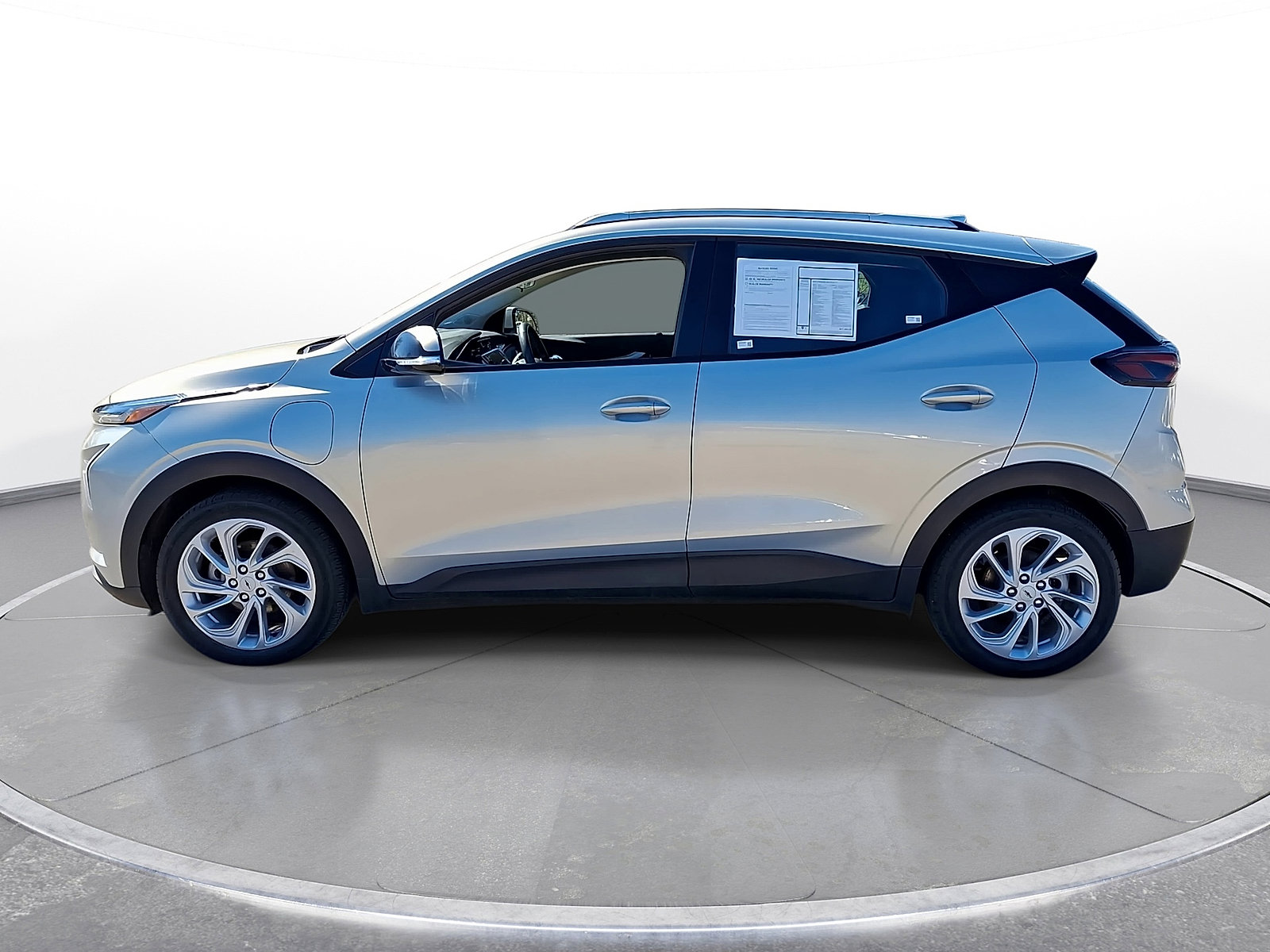 Used 2023 Chevrolet Bolt EUV LT image 5