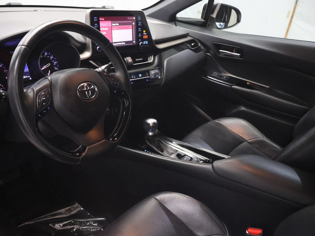 Used 2019 Toyota C-HR XLE FWD image 17
