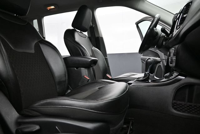 Used 2020 Jeep Compass Latitude AWD/4WD image 31