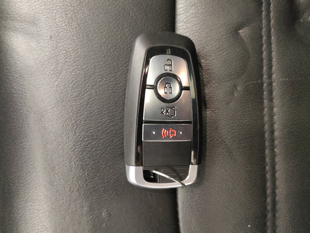 Used 2018 Ford Fusion SE w/ Fusion SE Technology Package image 32