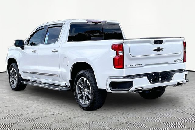 Used 2025 Chevrolet Silverado 1500 High Country w/ Technology Package AWD/4WD image 4