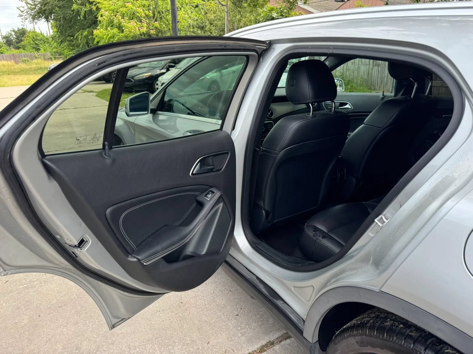 Used 2017 Mercedes-Benz GLA 250 4MATIC w/ Premium Package image 17