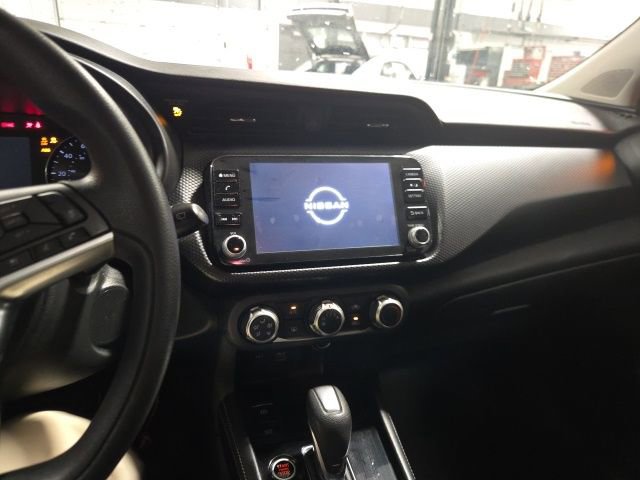 Used 2023 Nissan Kicks SV FWD image 14