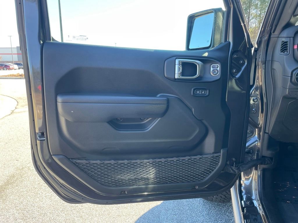 Used 2024 Jeep Wrangler Unlimited Rubicon w/ Technology Group image 10