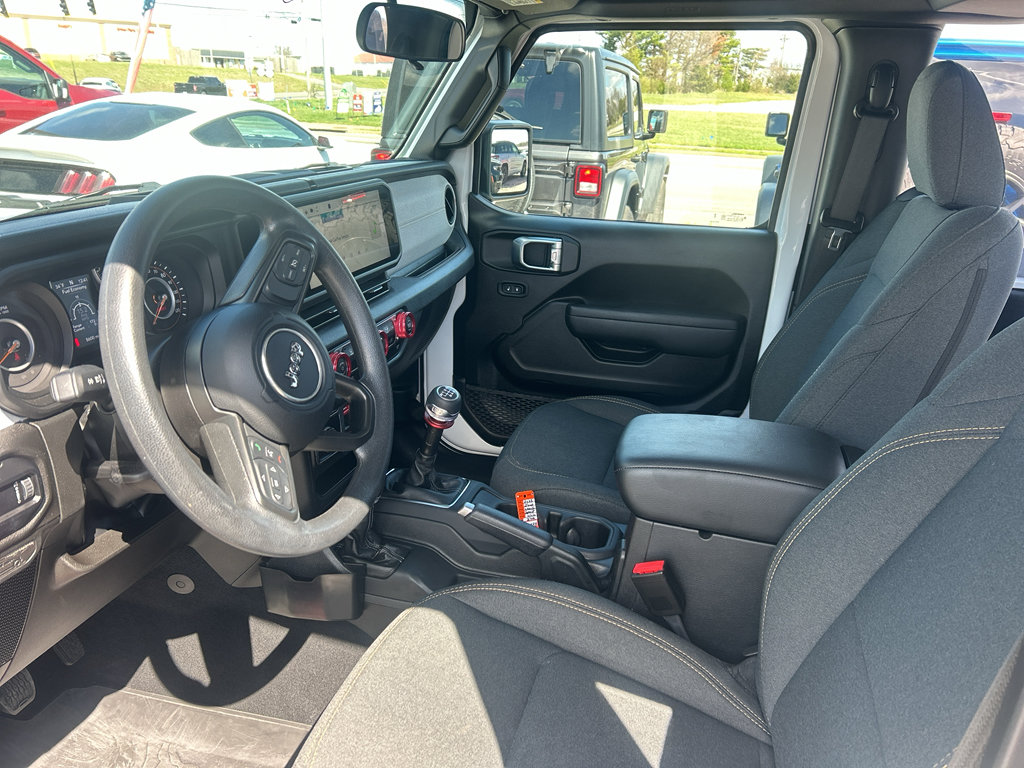 Used 2025 Jeep Wrangler Sport image 14