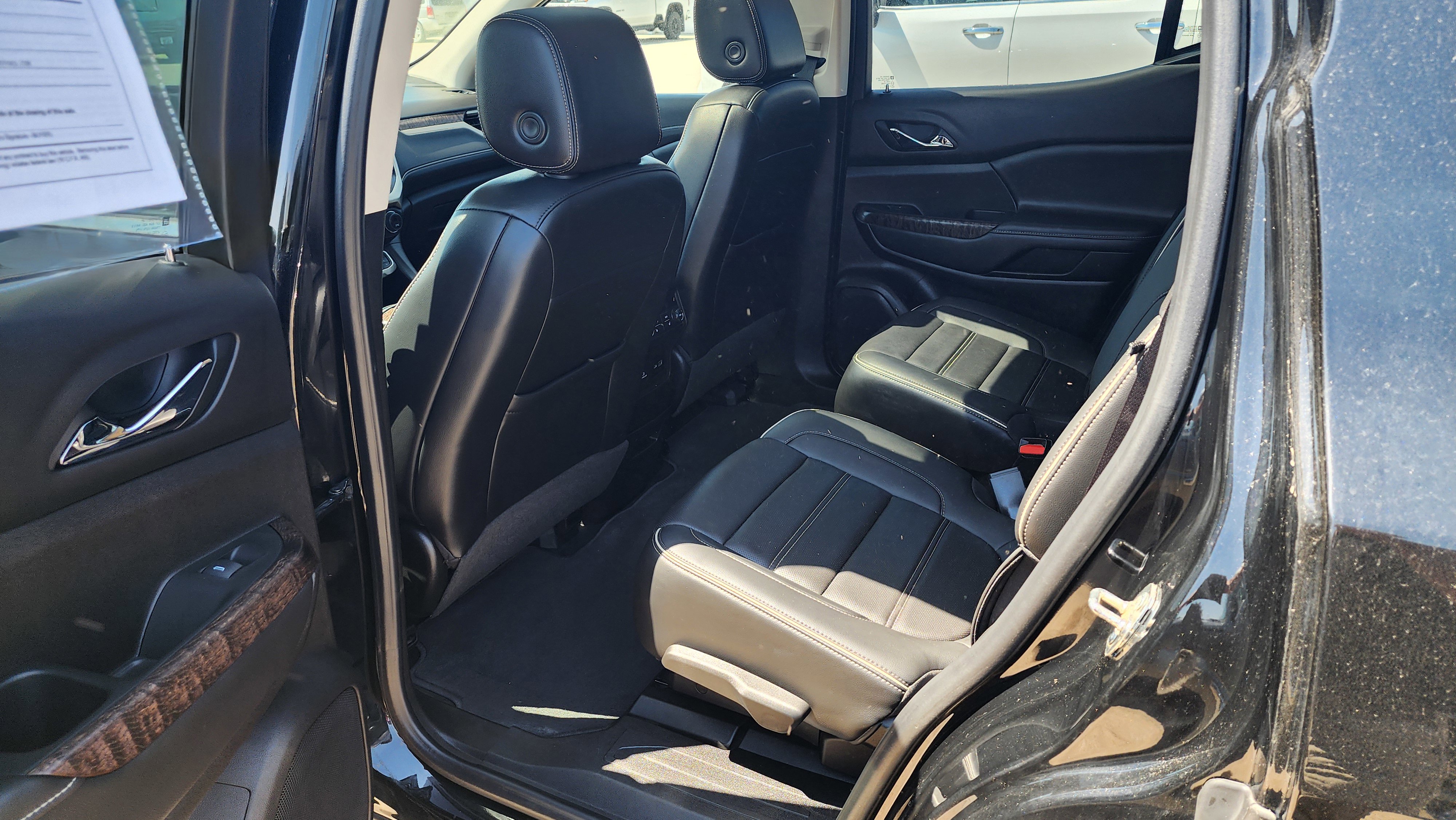 Used 2023 GMC Acadia Denali w/ Denali Technology Package AWD/4WD image 7