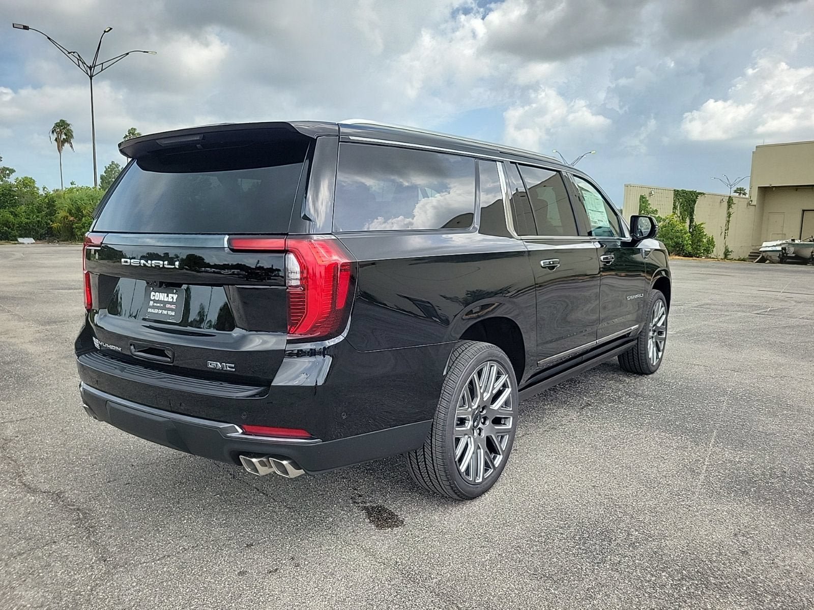 New 2026 GMC Yukon XL Denali Ultimate AWD/4WD image 5