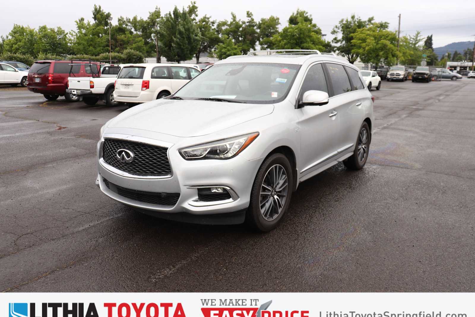 Used 2017 INFINITI QX60 FWD w/ Deluxe Technology Package