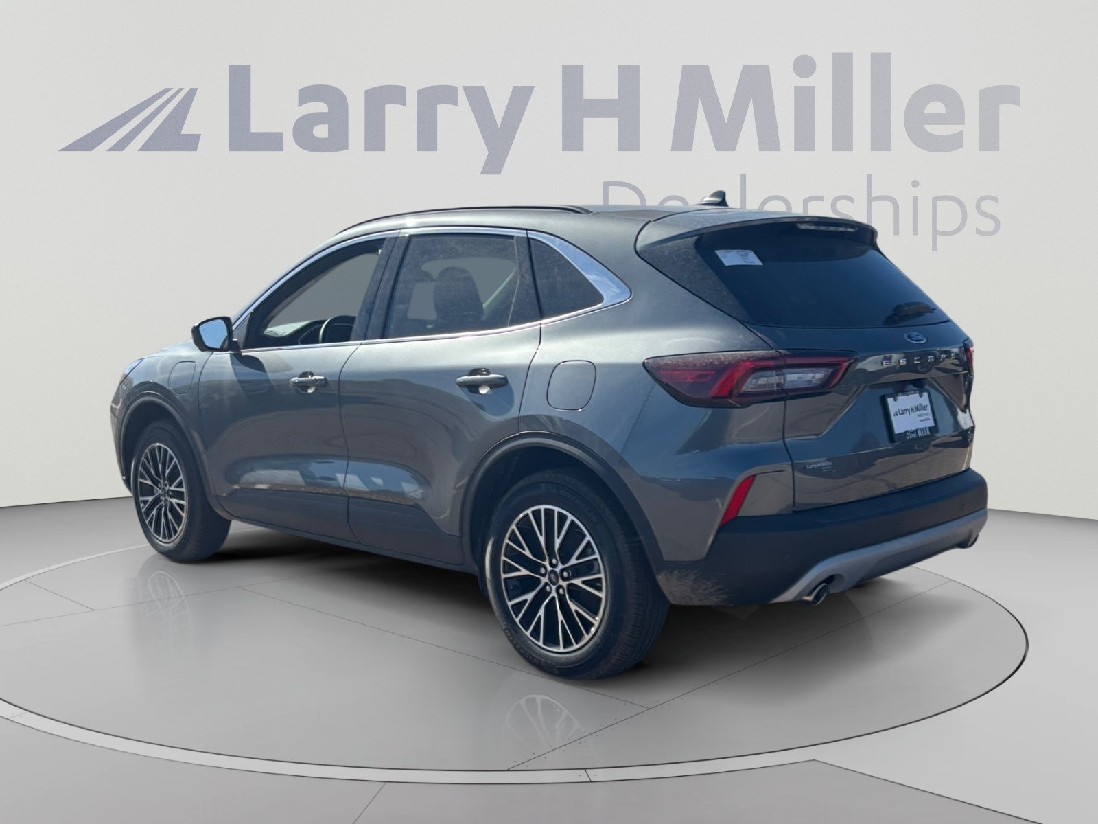 New 2025 Ford Escape SE w/ PHEV Premium Package FWD image 3