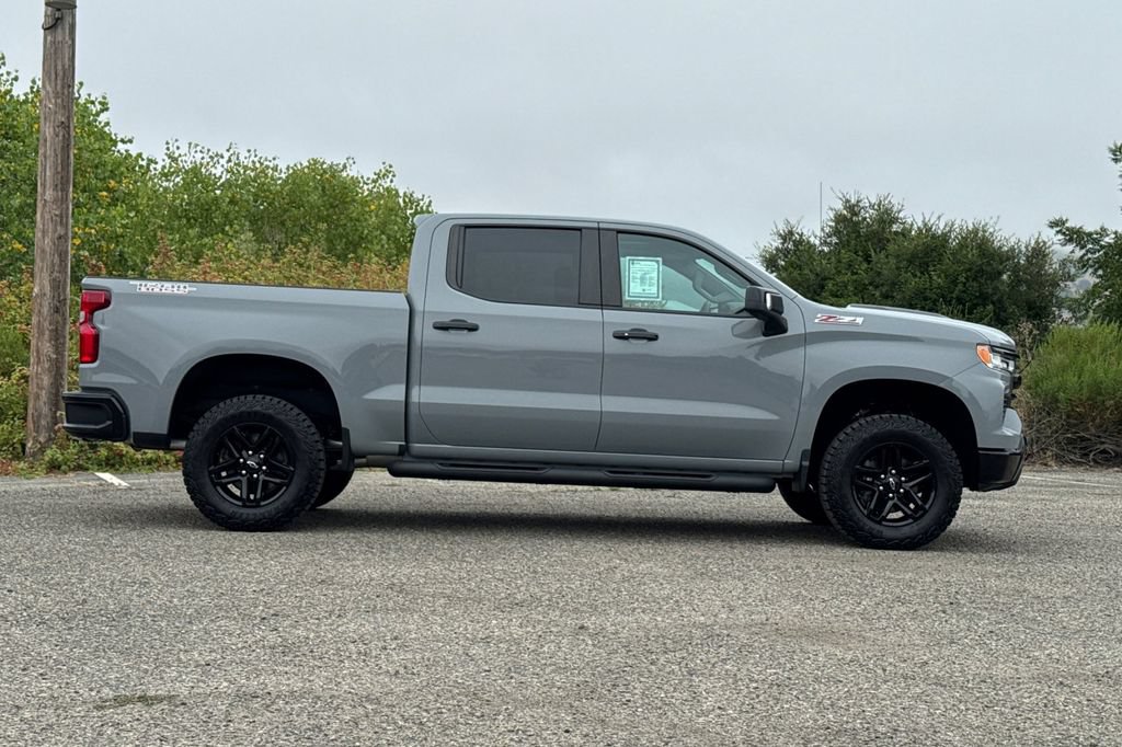 Used 2024 Chevrolet Silverado 1500 LT Trail Boss w/ LT Trail Boss Premium Package AWD/4WD image 3