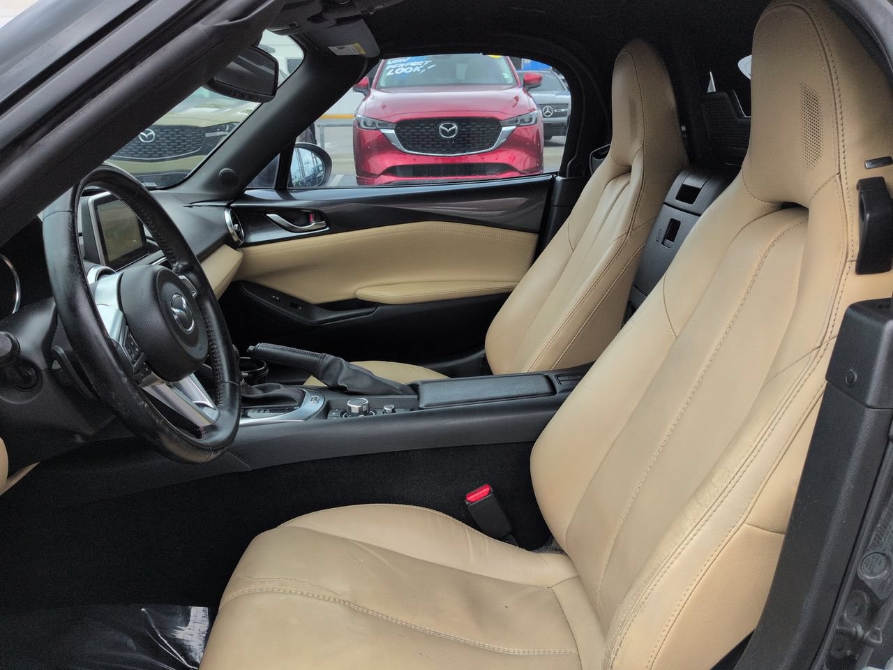 Used 2016 MAZDA MX-5 Miata Grand Touring RWD image 15