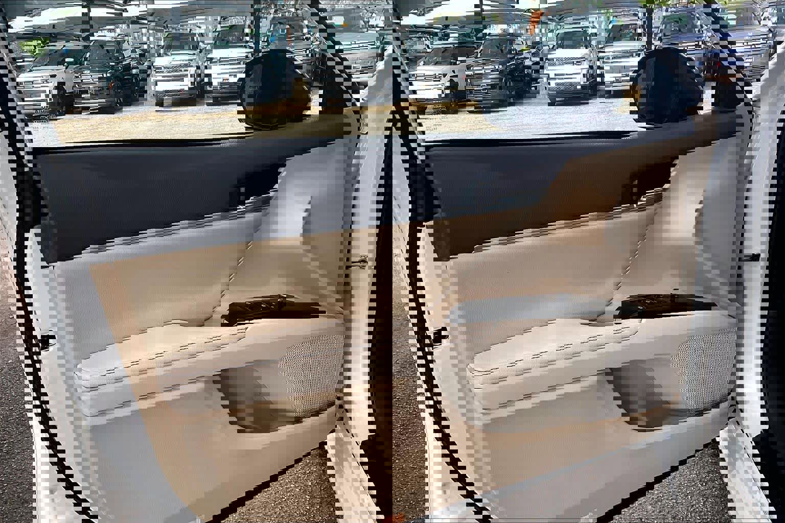 Used 2020 Toyota Camry XLE FWD image 22