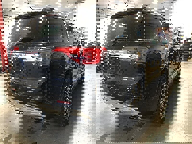 Used 2017 GMC Acadia Denali w/ Technology Package image 5