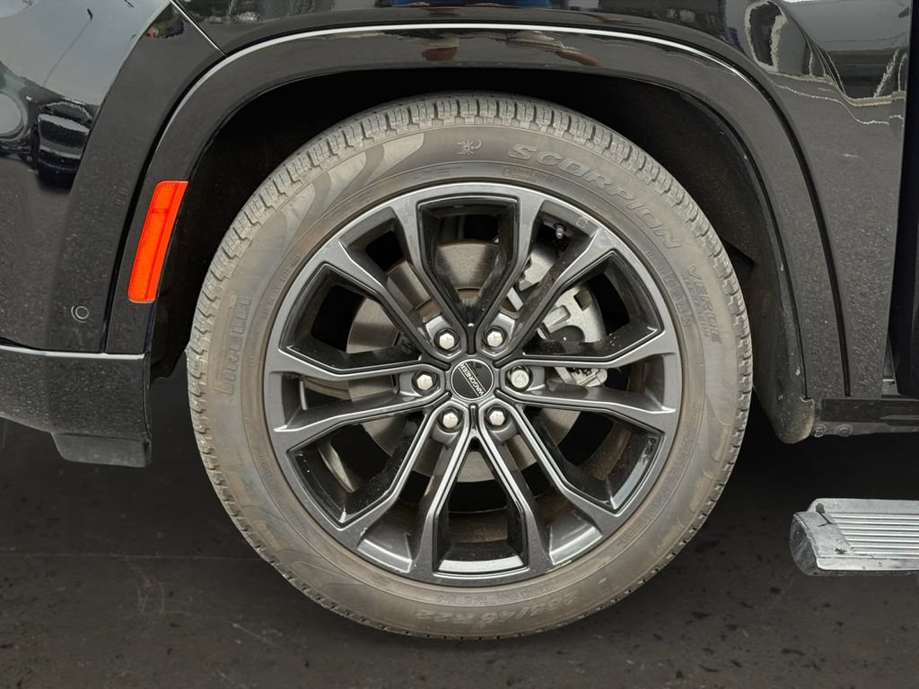 Used 2024 Jeep Grand Wagoneer Series II Obsidian w/ Quick Order Packagew 28T AWD/4WD image 29
