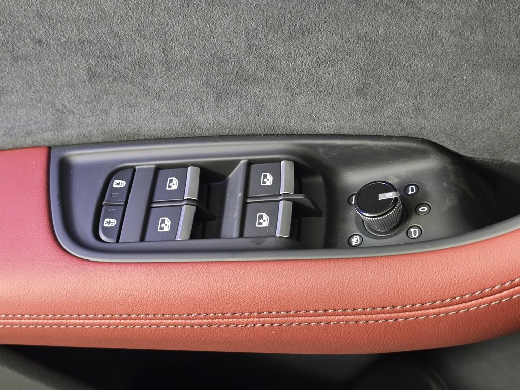 New 2026 Audi SQ8 Prestige image 16