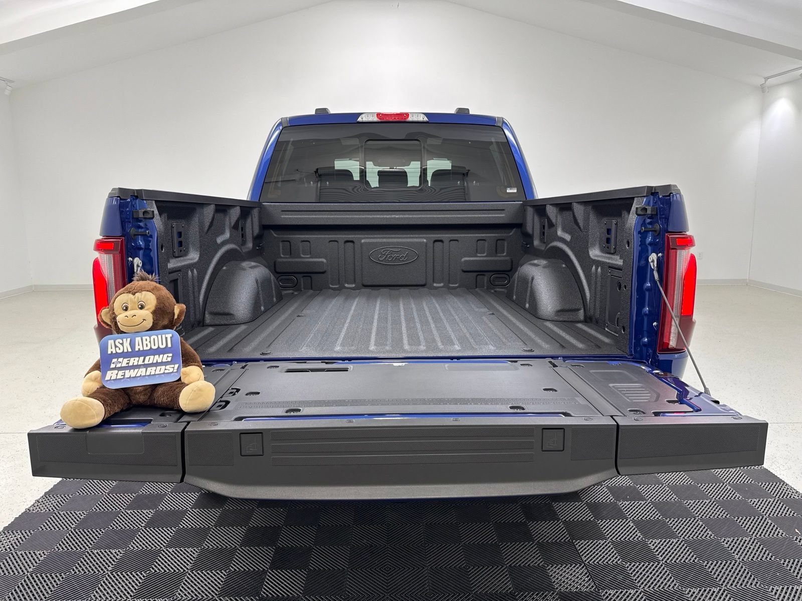New 2026 Ford F150 Lariat w/ Equipment Group 502A High AWD/4WD image 9