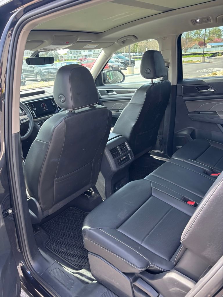 Used 2023 Volkswagen Atlas SE w/ Panoramic Sunroof Package image 16