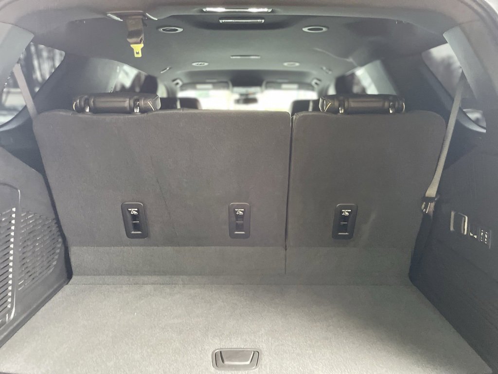 Used 2025 GMC Yukon Elevation image 19