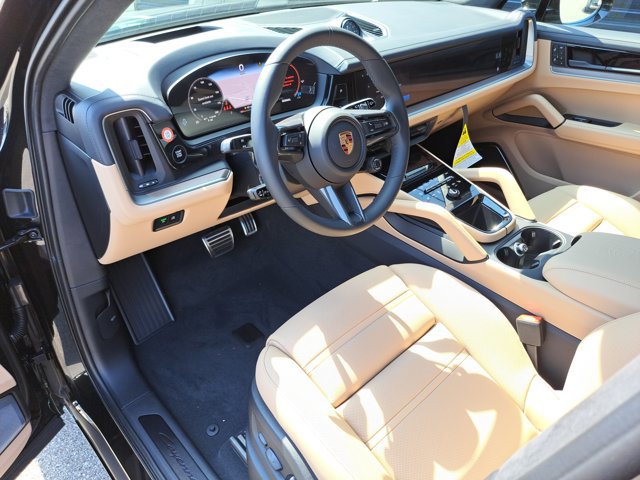 New 2025 Porsche Cayenne GTS image 4