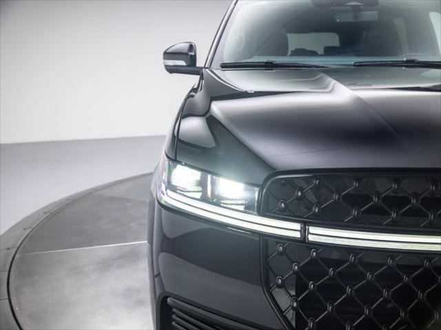 New 2026 Lincoln Navigator Reserve w/ Jet Appearance Package AWD/4WD image 10