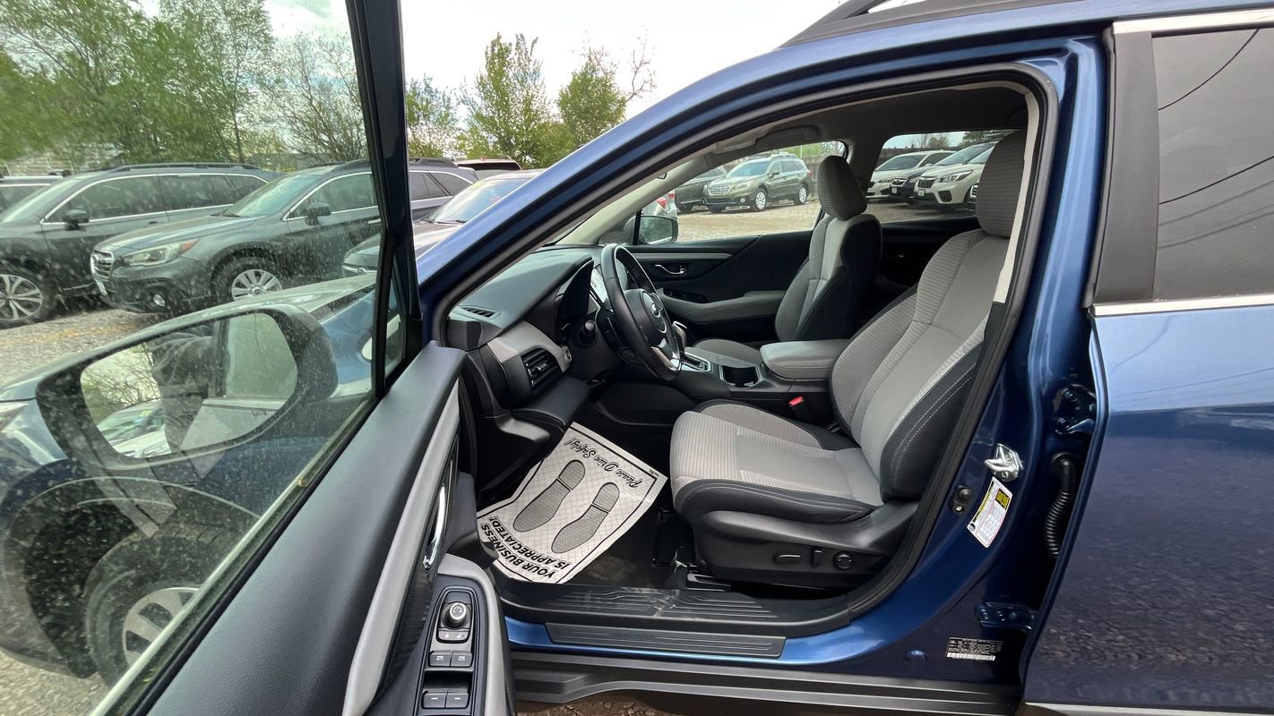 Used 2022 Subaru Outback Premium image 19