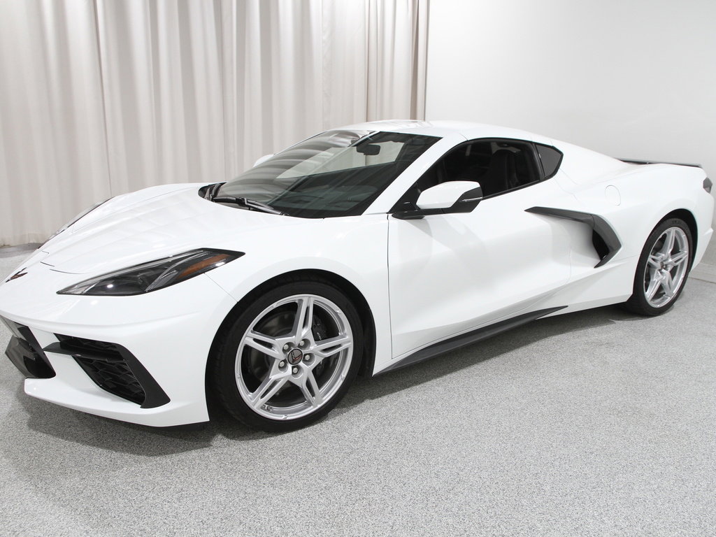 Used 2025 Chevrolet Corvette Stingray Preferred Cpe w/ 2LT image 3