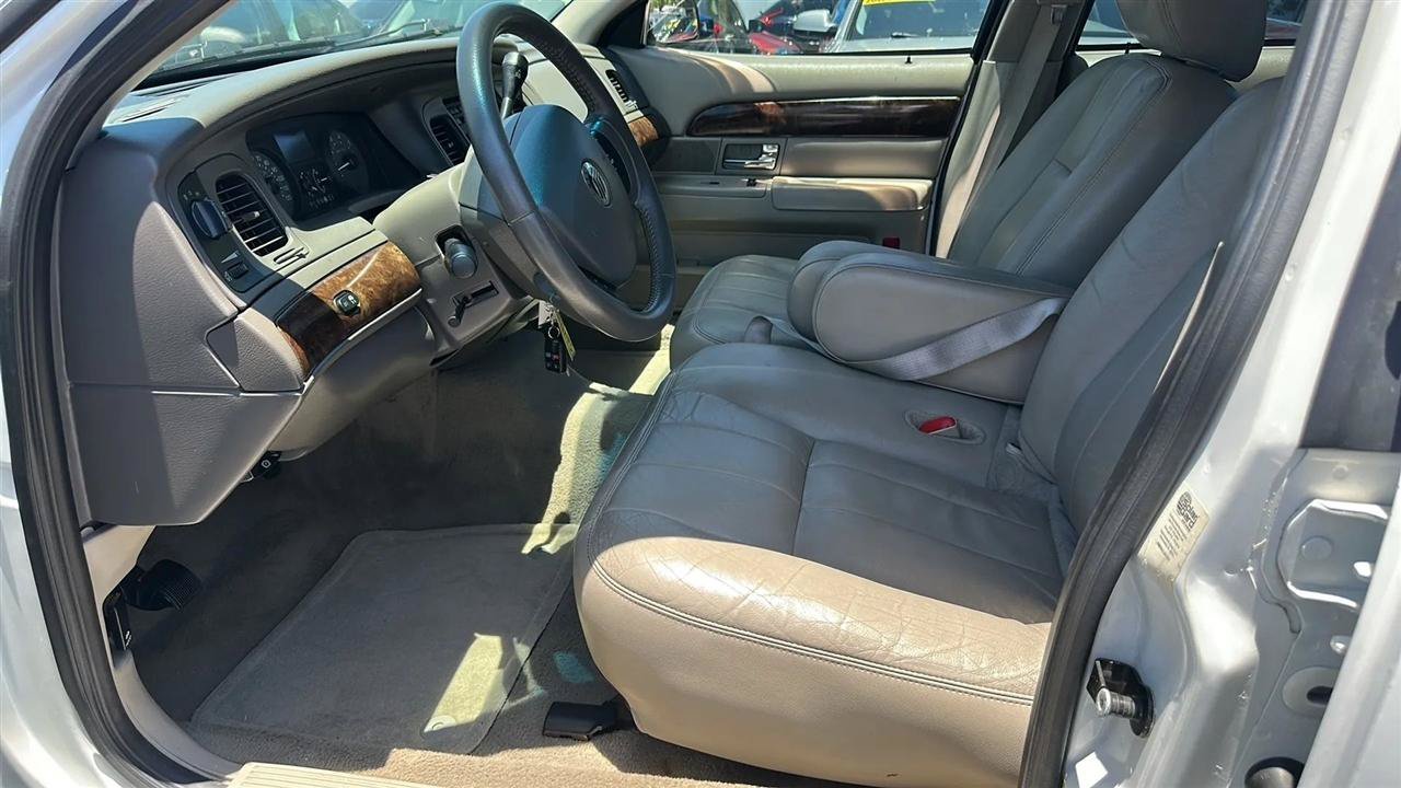 Used 2011 Mercury Grand Marquis LS RWD image 22