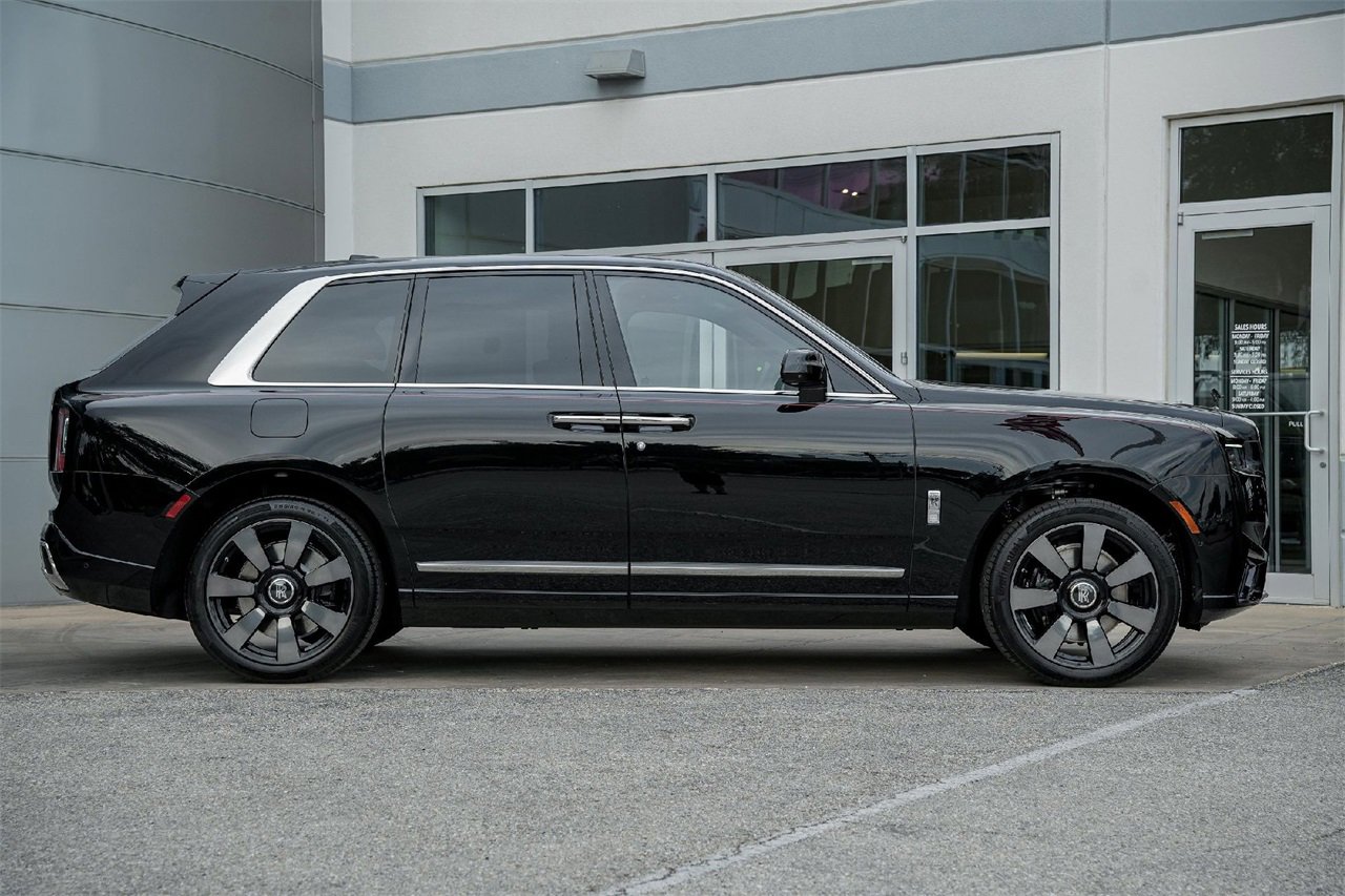 New 2026 Rolls-Royce Cullinan image 8