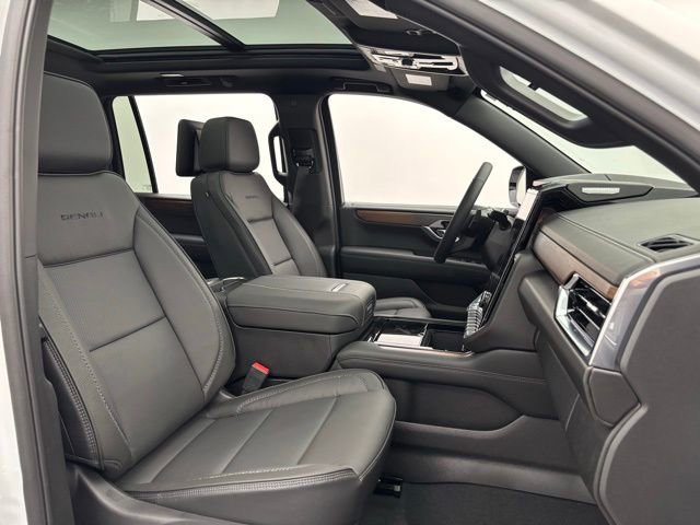 New 2026 GMC Yukon XL Denali w/ Denali Reserve Package image 39
