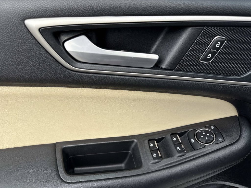 Used 2020 Ford Edge SEL w/ Convenience Package FWD image 19
