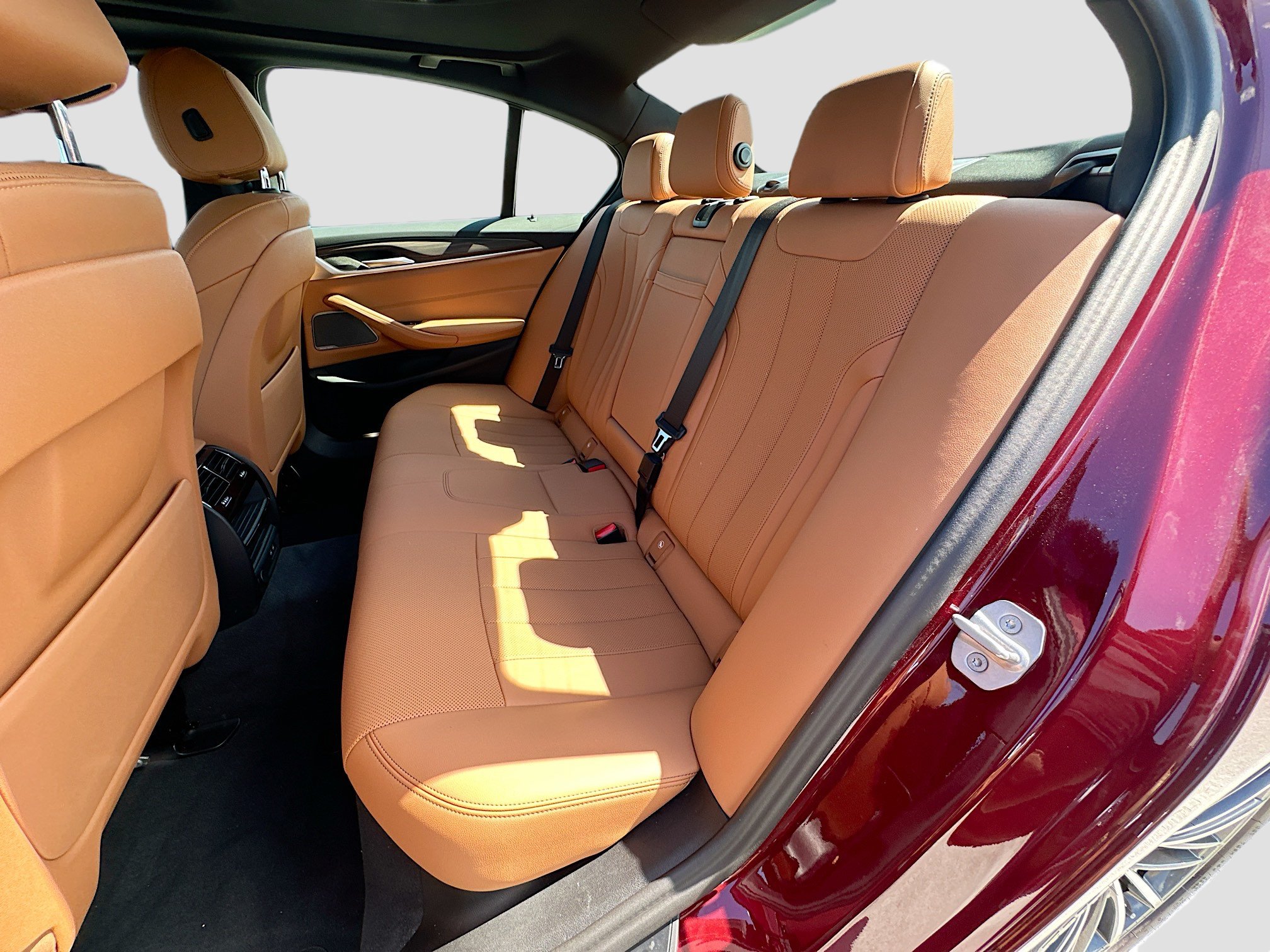 Certified 2023 BMW 530e w/ Premium Package RWD image 26