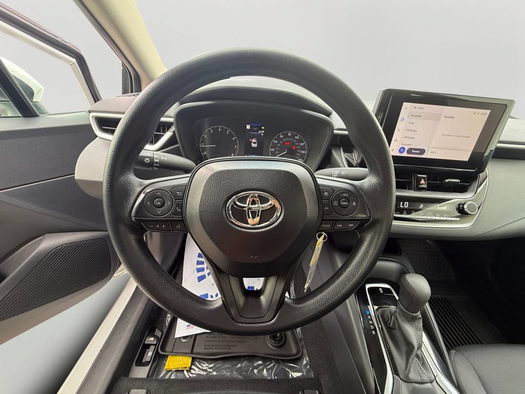 Used 2025 Toyota Corolla LE FWD image 18