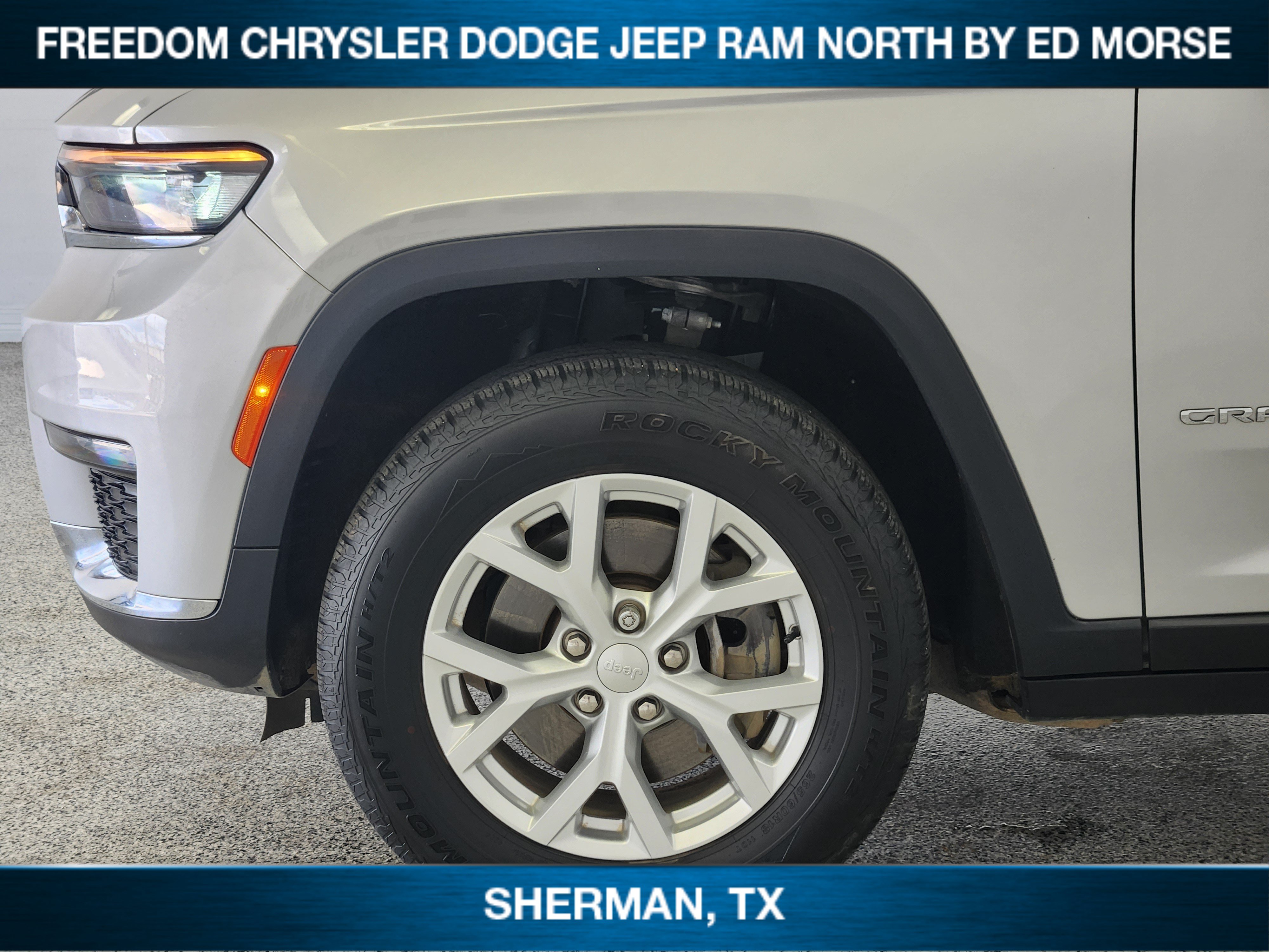 Used 2023 Jeep Grand Cherokee L Limited RWD image 6