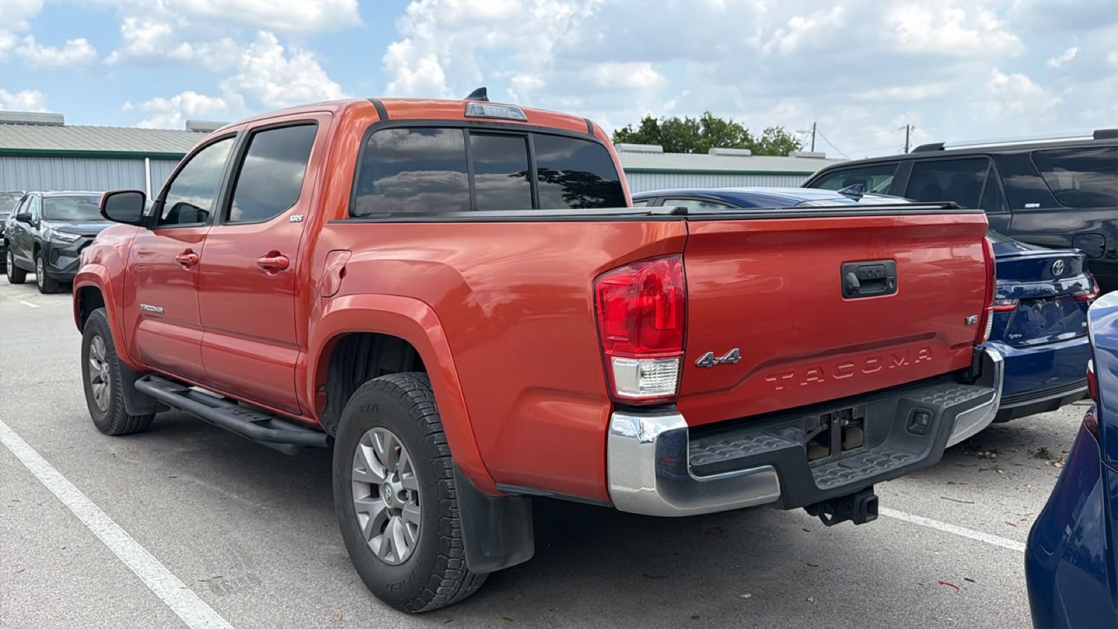 Used 2017 Toyota Tacoma SR5 w/ Tow Package AWD/4WD image 7