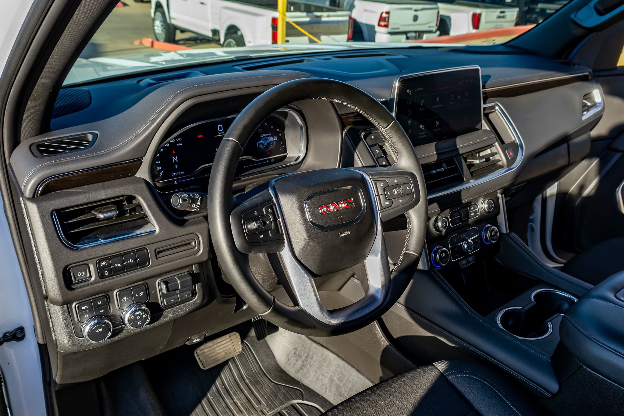 Used 2023 GMC Yukon SLE w/ Max Trailering Package image 16