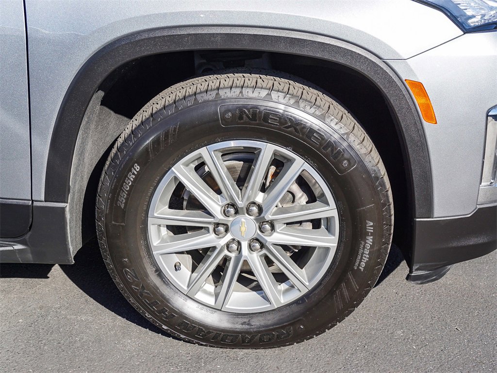 Used 2023 Chevrolet Traverse LT image 9
