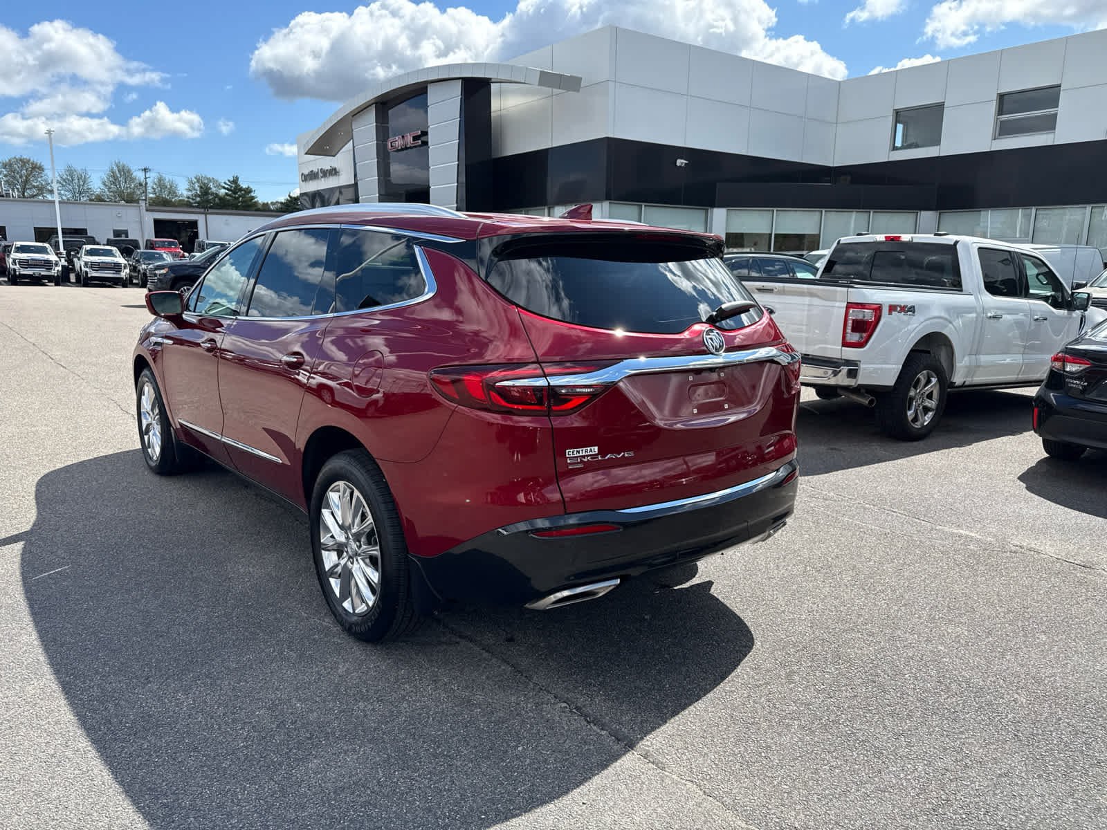 Certified 2020 Buick Enclave Premium w/ Sun and Sites Package AWD/4WD image 3