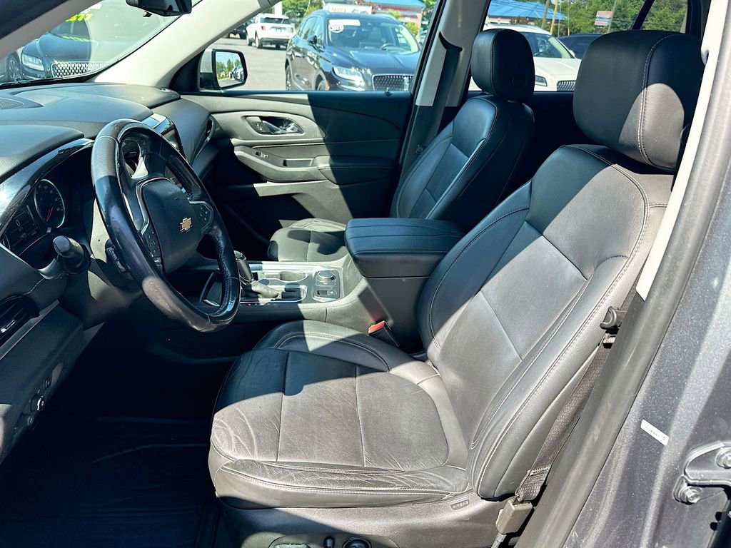 Used 2019 Chevrolet Traverse RS w/ LPO, Floor Liner Package FWD image 8