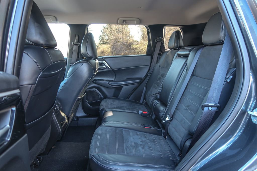 Used 2024 Mitsubishi Outlander image 23