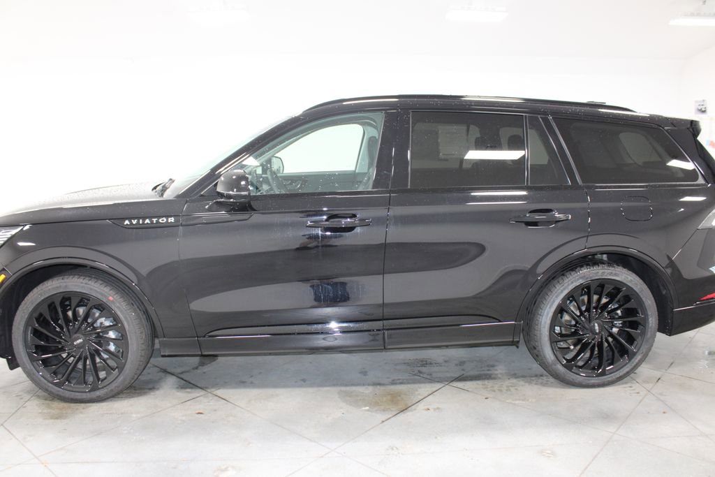 New 2025 Lincoln Aviator Reserve w/ Jet Appearance Package image 5