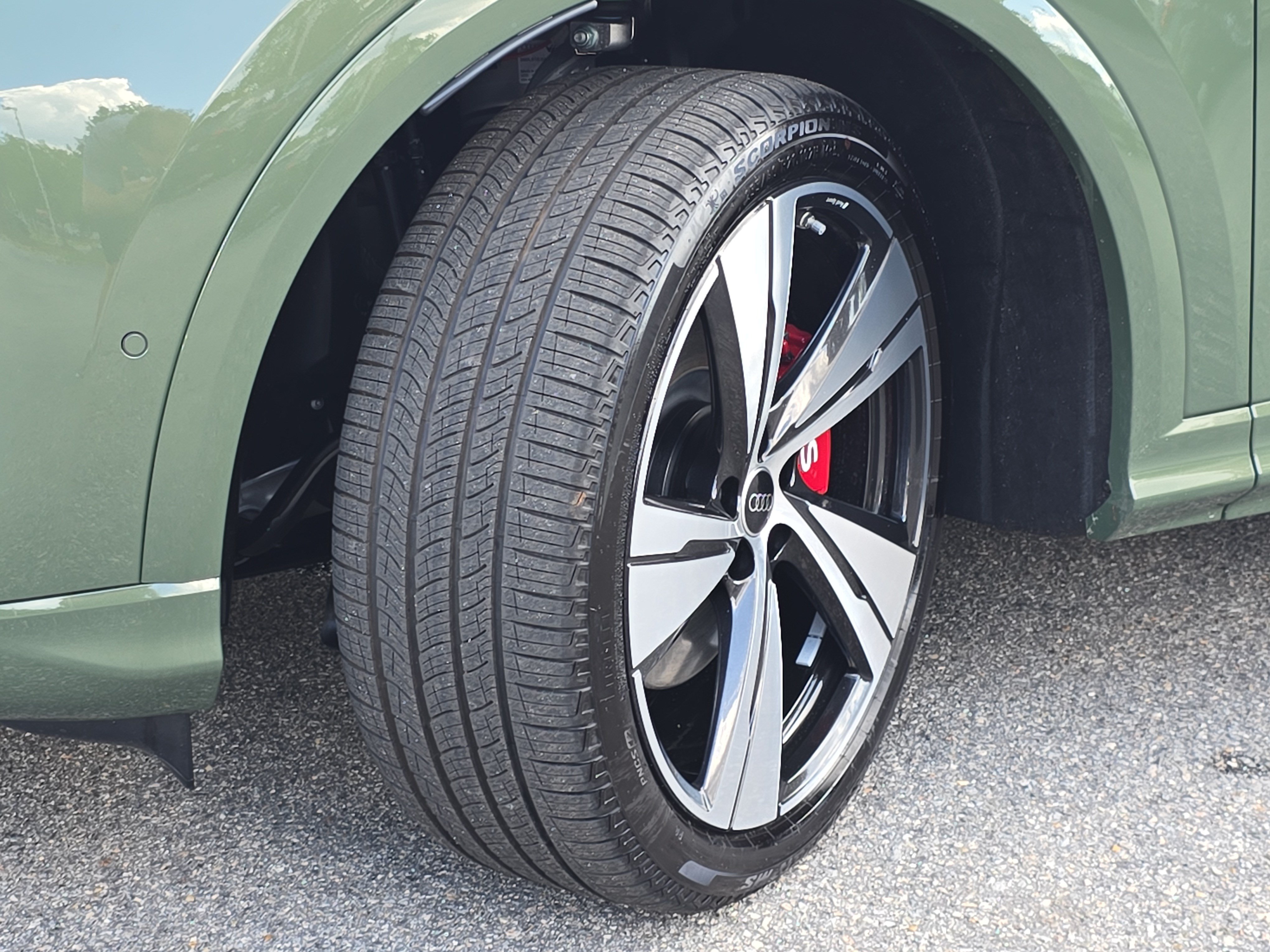 New 2026 Audi SQ5 Prestige AWD/4WD image 32