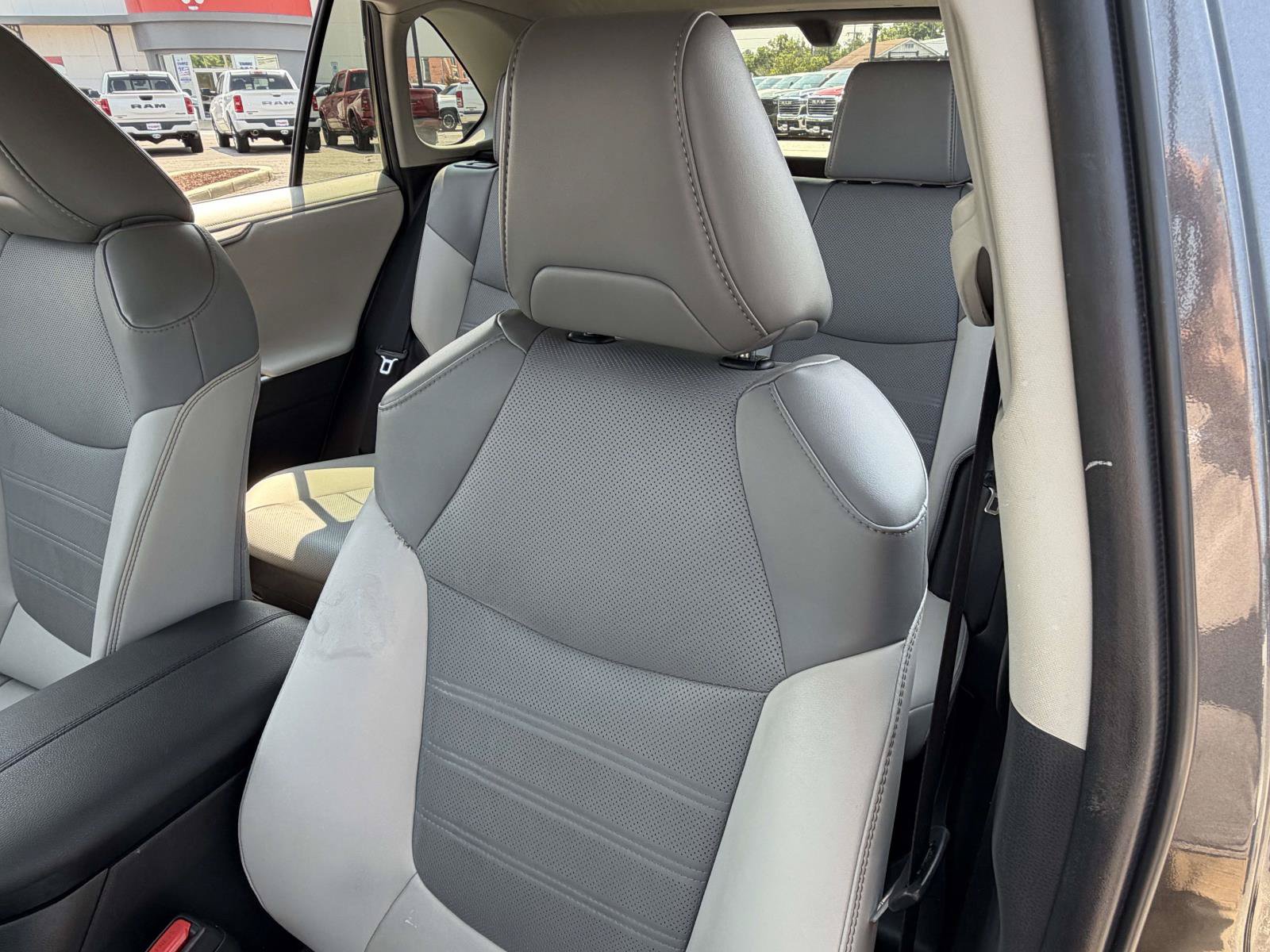 Used 2023 Toyota RAV4 Limited AWD/4WD image 27