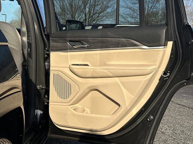 Certified 2023 Jeep Grand Cherokee L Limited w/ Trailer Tow Group (B) image 17