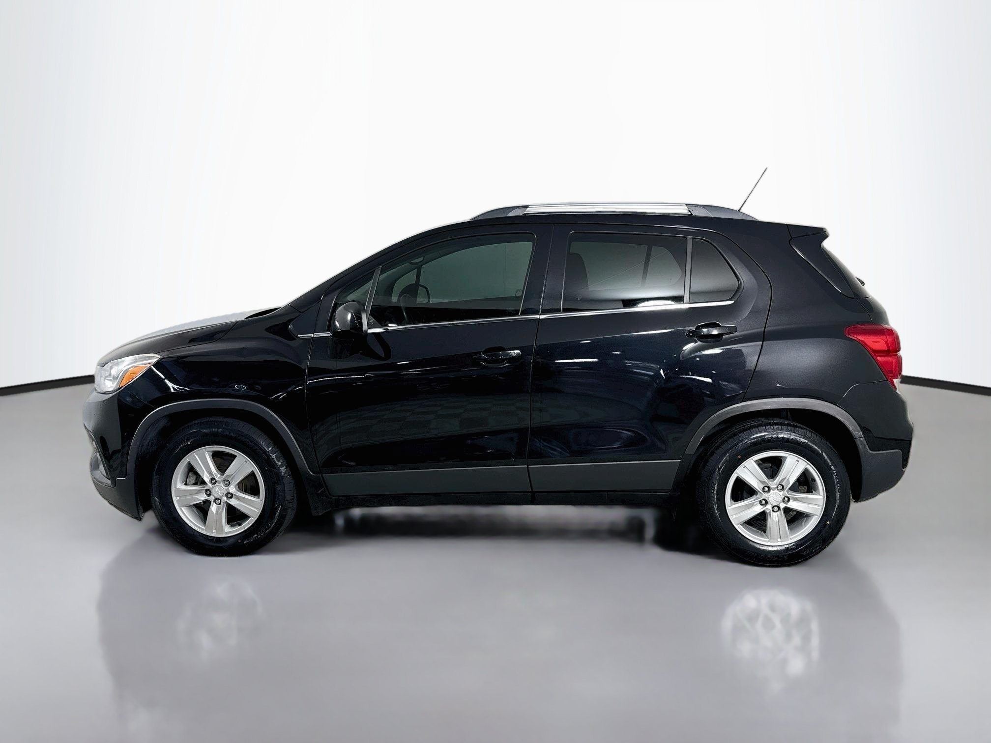 Used 2020 Chevrolet Trax LT FWD image 6