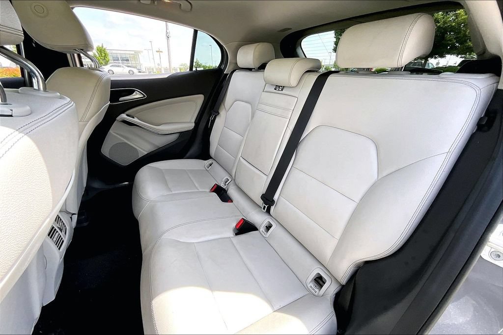Used 2016 Mercedes-Benz GLA 250 4MATIC image 32
