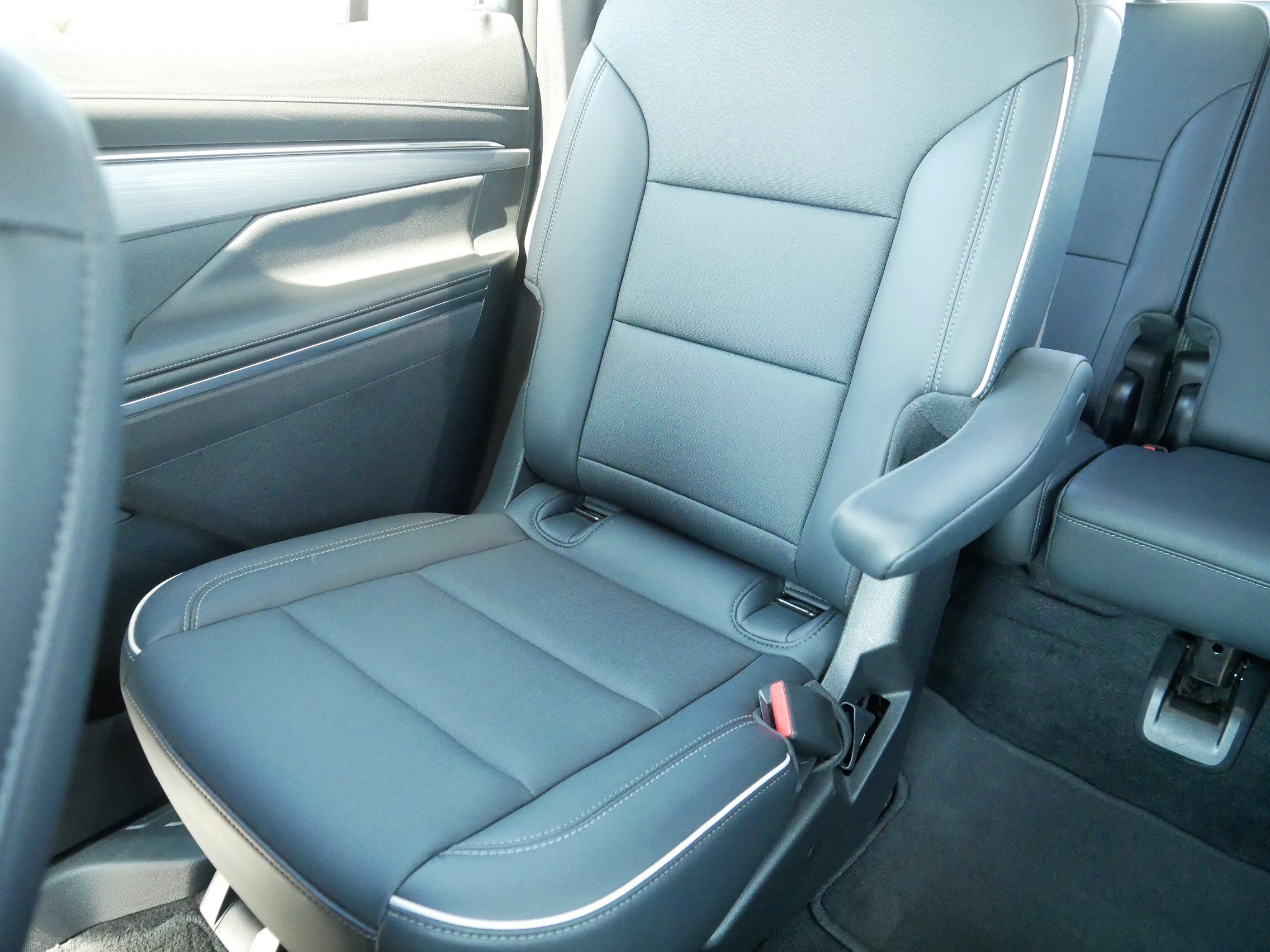 Used 2025 Buick Enclave Preferred image 12