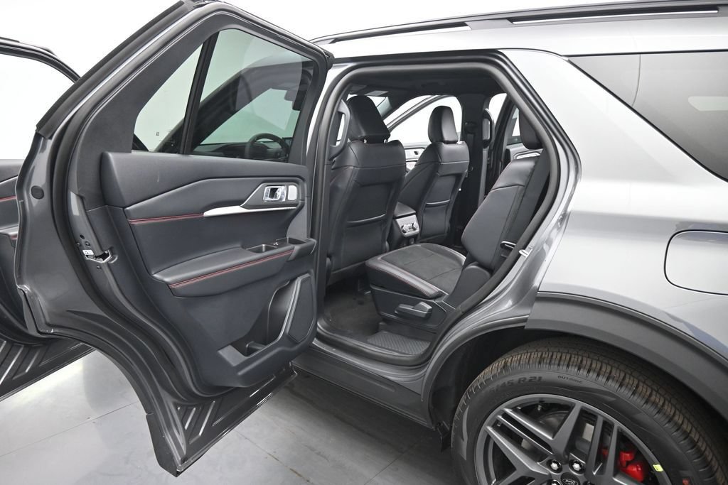 New 2026 Ford Explorer ST w/ Sun And Sound Package AWD/4WD image 17