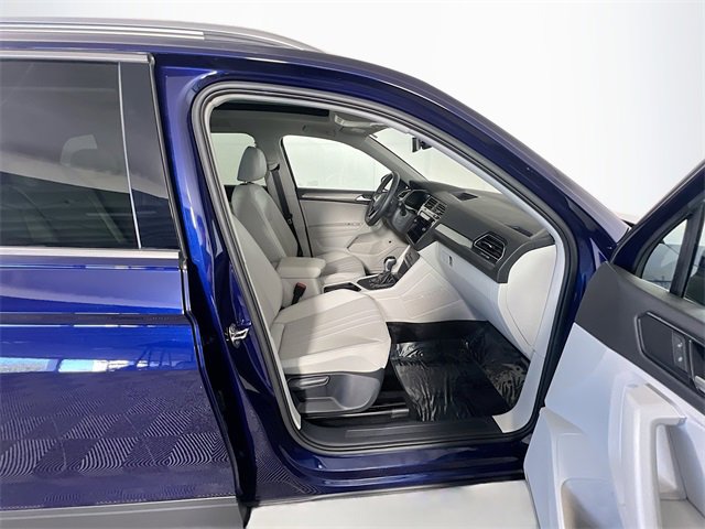 Used 2024 Volkswagen Tiguan SE image 29