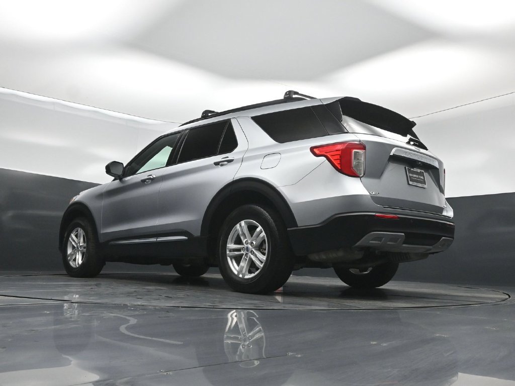 Certified 2022 Ford Explorer XLT w/ Equipment Group 202A AWD/4WD image 46