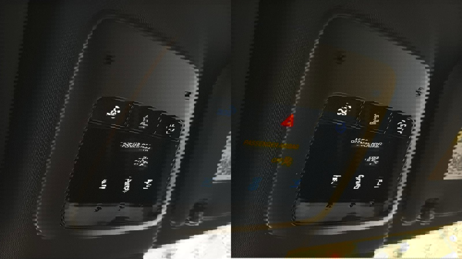 New 2026 Volvo EX30 Cross Country Ultra image 18